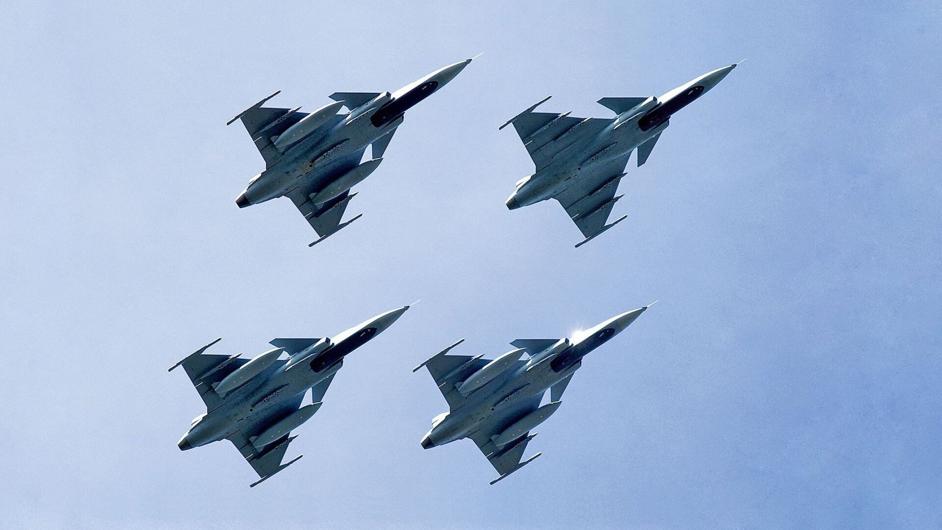 热刺后防线站位改进明显提升稳定性,热刺防守