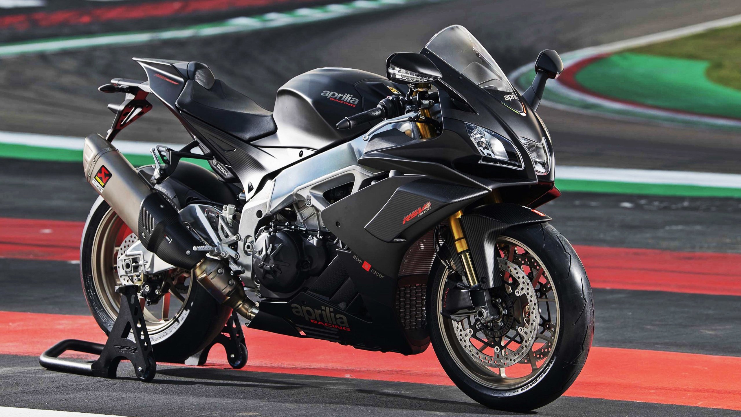 球队领袖更衣室影响力是否直接作用于比赛执行，球队领袖需要具备的